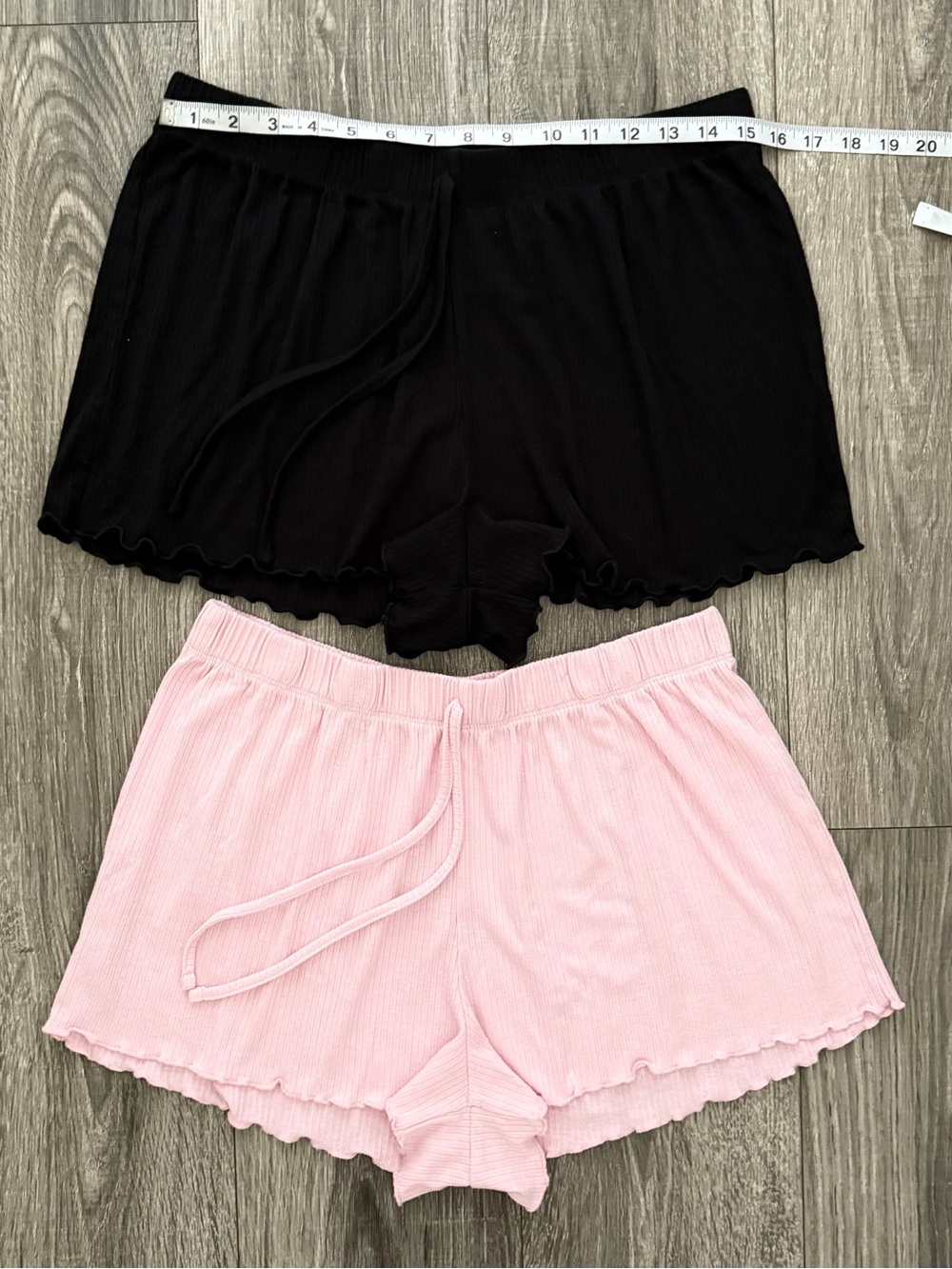 Ribbed Lounge Shorts - Black & Light Pink